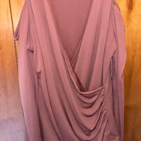 NWT EXPRESS COLD SHOULDER TOP - Picture 2 of 6